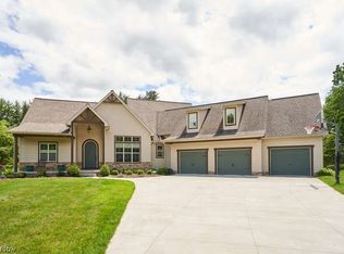 2880 Walnut Ridge Rd, Akron, OH 44333