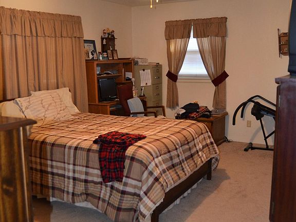 3rd image of 819 E Juniper Ave