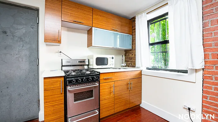 Rented by Nooklyn NYC LLC | media 12