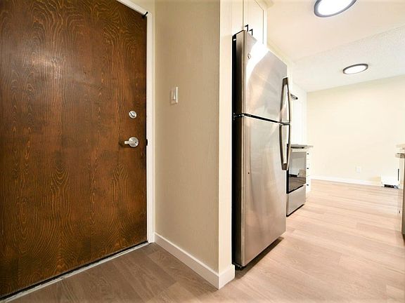 4th image of 65 Thornton St #102
