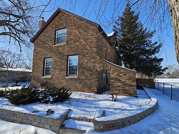 2nd image of 1717 Knapp St