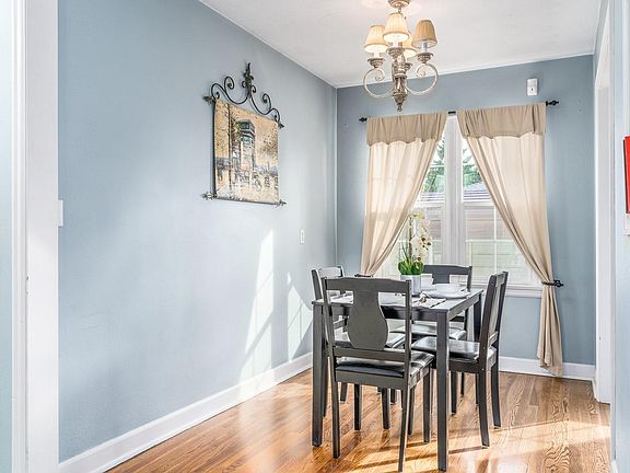 5th image of 2509 E Nora Ave