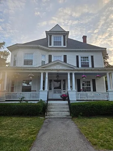 2060 Elm St Photo 1