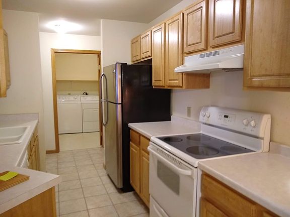 3rd image of 102 Prairie Heights Dr APT 417