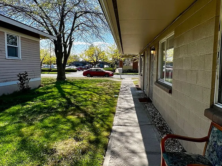 211 S 10th Ave — Photo 10