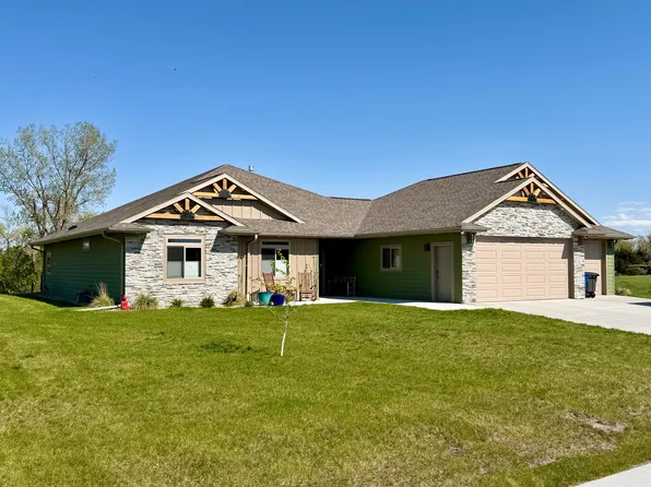 5700 Island Ct, Mitchell, SD 57301