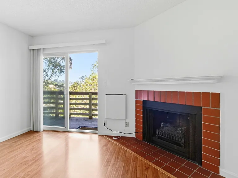 303 Philip Dr — Photo 13