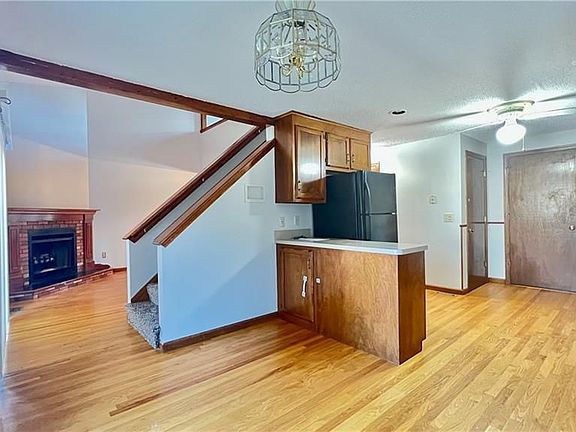5th image of 25 Arthur Dr #2