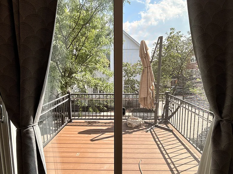 1835 W Oakdale Ave #C — Photo 18