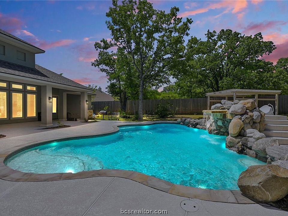 1st image of 2713 Thornberry Dr