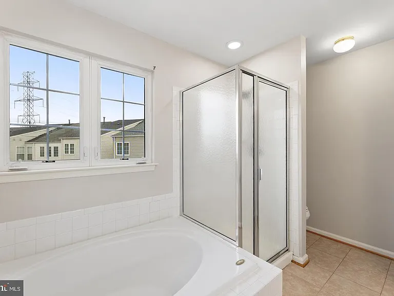 13700 Barksdale Dr — Photo 38