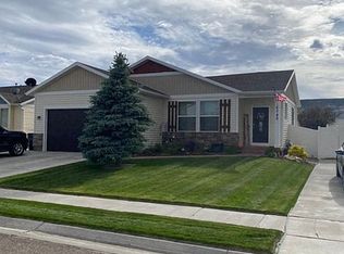 5780 Sunridge Dr, Rock Springs, WY 82901