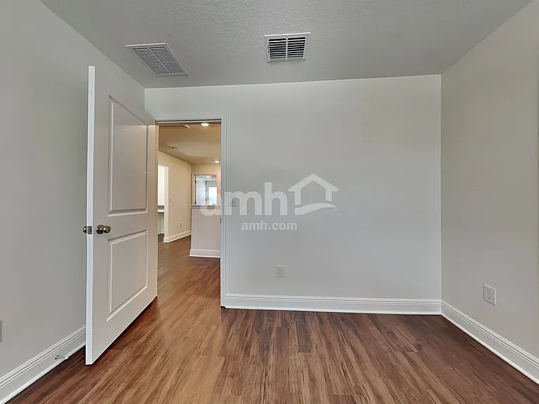 27334 Saint Andrews Ave — Photo 27