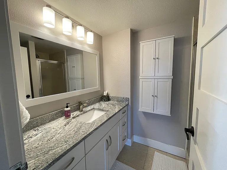 2201 3rd Ave #1701 — Photo 9
