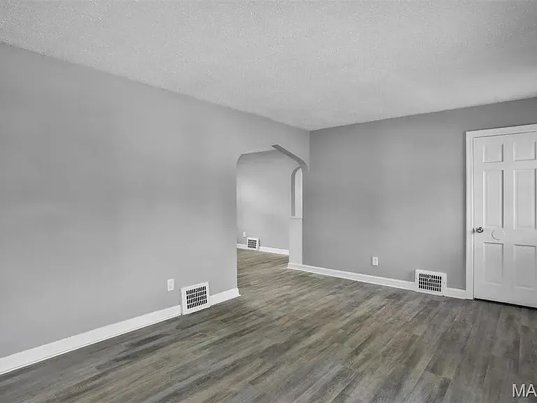 2057 Coleridge Dr — Photo 18