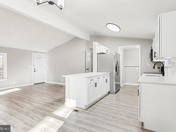 5th image of 3411 Nova Scotia Rd