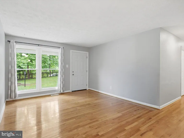 6330 Airlie Rd — Photo 6
