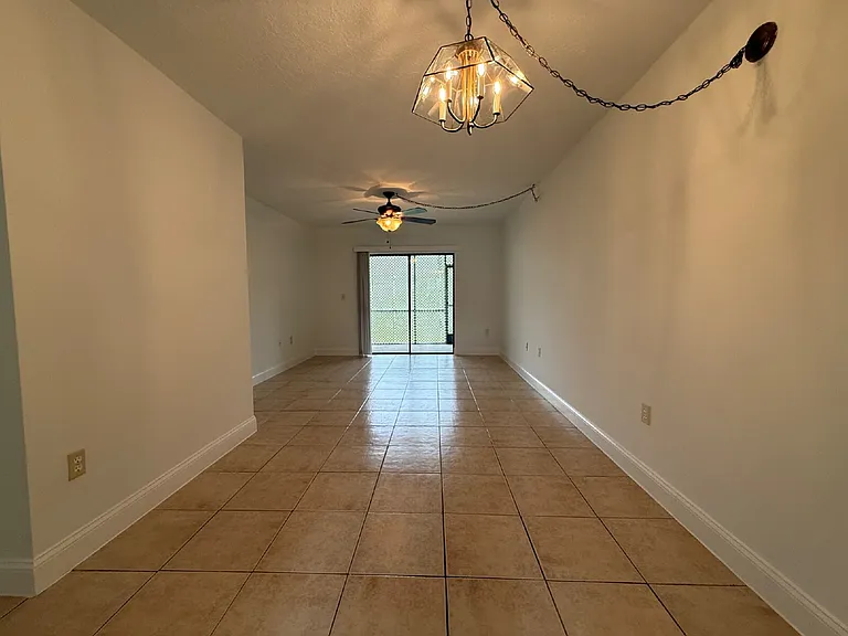 1554 University Ln #301 — Photo 6