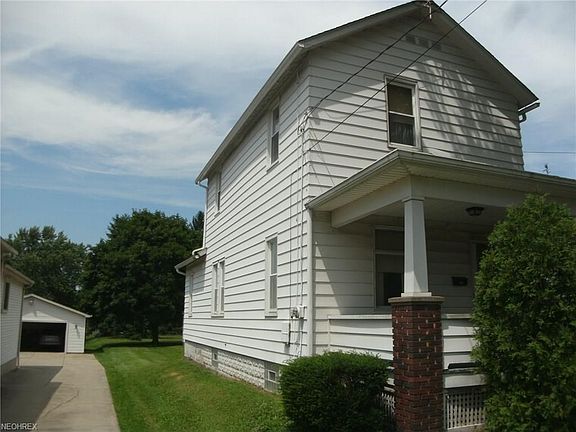 3rd image of 404 E Park Ave