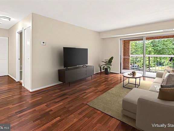 4th image of 5835 Cove Landing Rd Suite 304