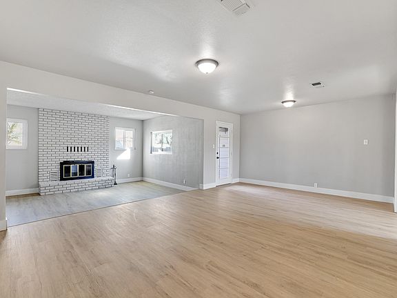 5th image of 915 N Brown St
