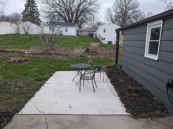 3rd image of 509 W 4th Ave