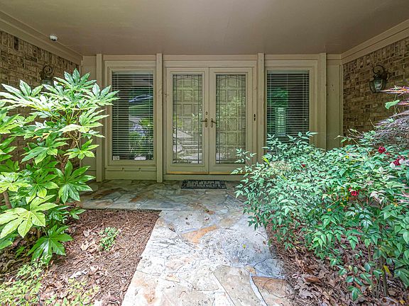 2nd image of 1525 Astre Cir