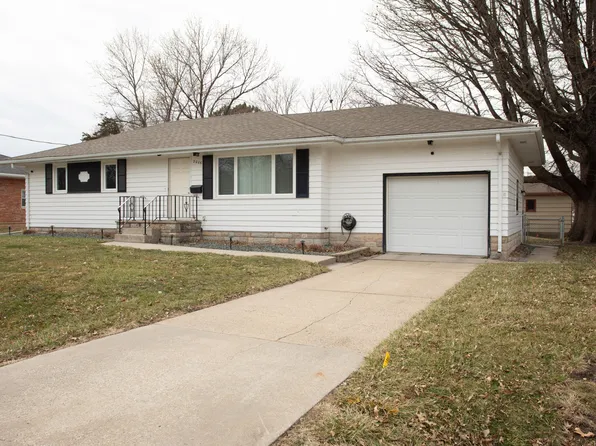 2006 Pine St, Granger, IA 50109