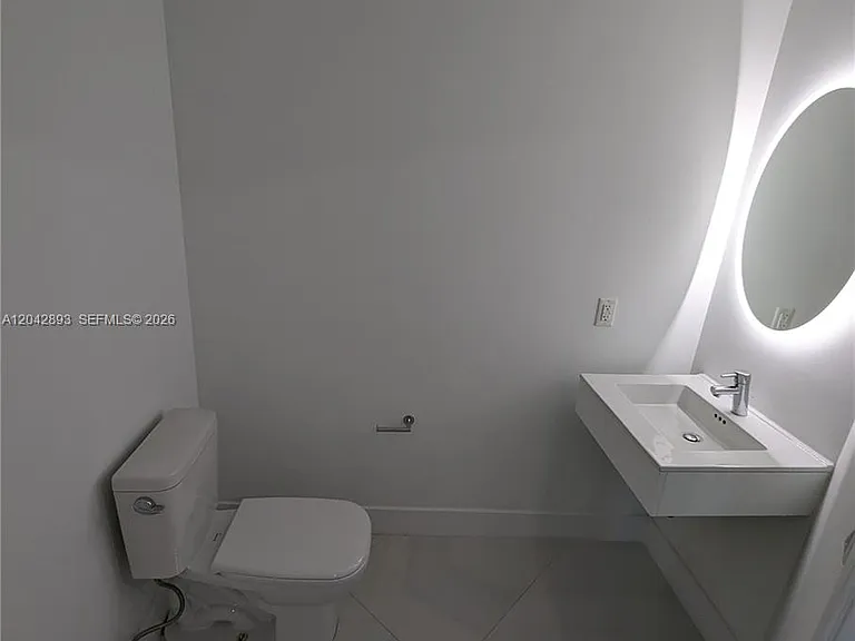 17111 E Biscayne Blvd #1011 — Photo 11