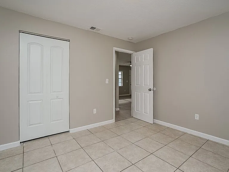 1070 Bridlewood Way — Photo 12