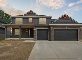 56470 Leeds Ln, Macomb, MI 48042