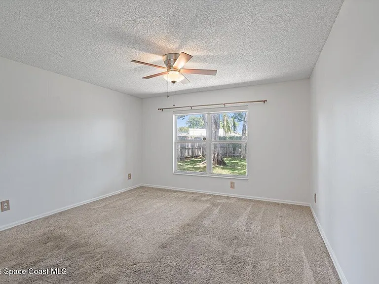 816 Hunters Creek Dr — Photo 17