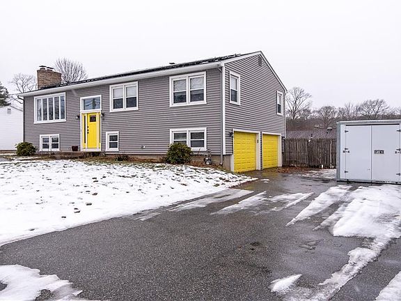 3rd image of 11 Polly Dr