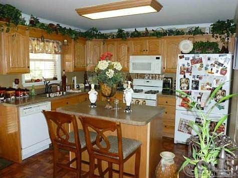 5th image of 210 Sherwood Dr