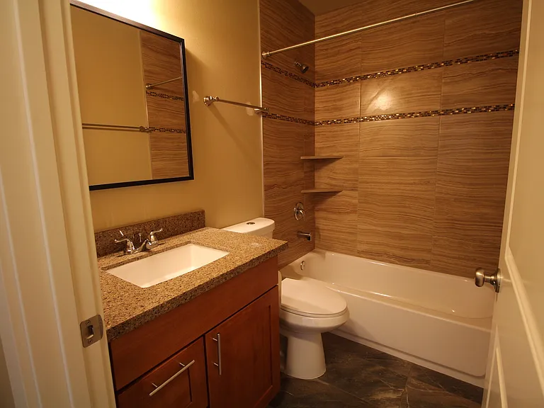 1617 Southlane Apartments — Photo 12