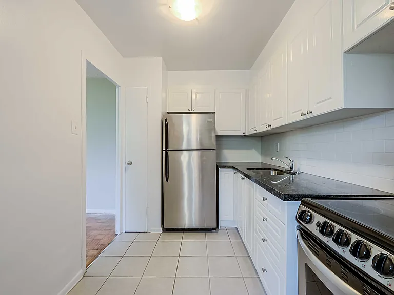 205 Cosburn Ave — Photo 8