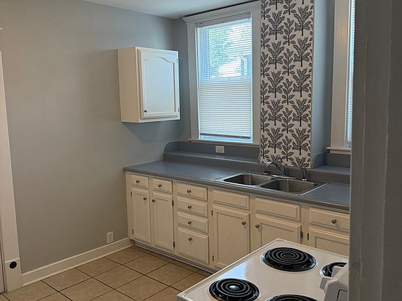 2nd image of 400 Hill Ave #A