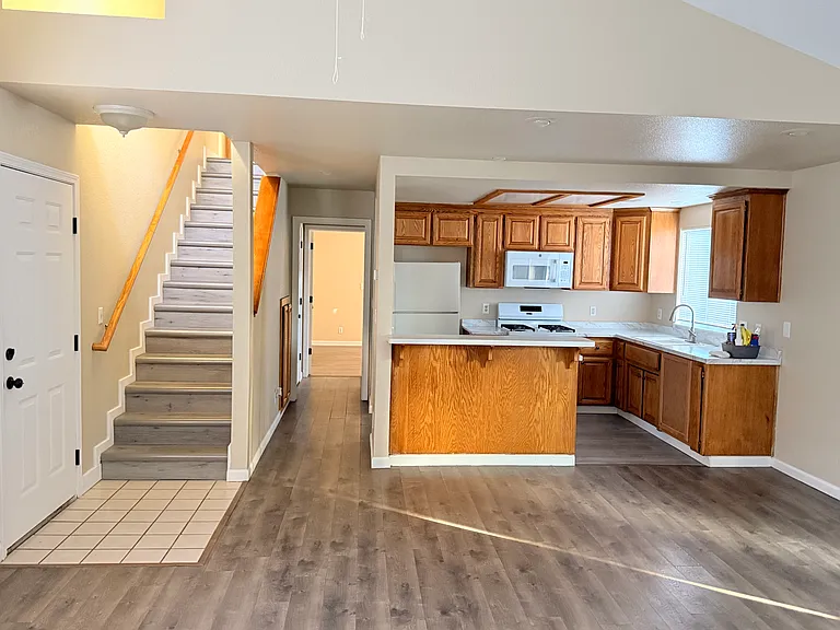 155 Washington St — Photo 6