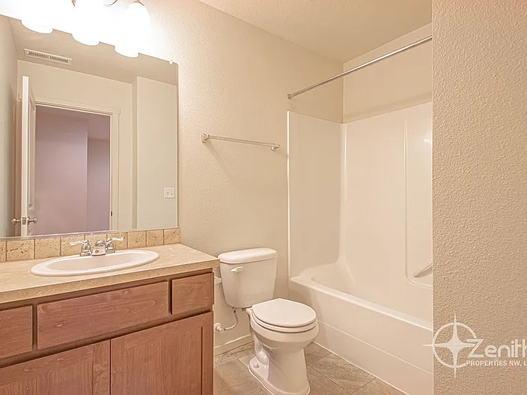 8515 NE 13th Pl — Photo 24