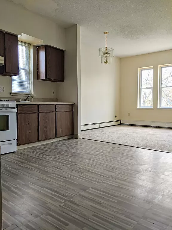 3 bed, 1475 sqft, $1,700 — Photo 4