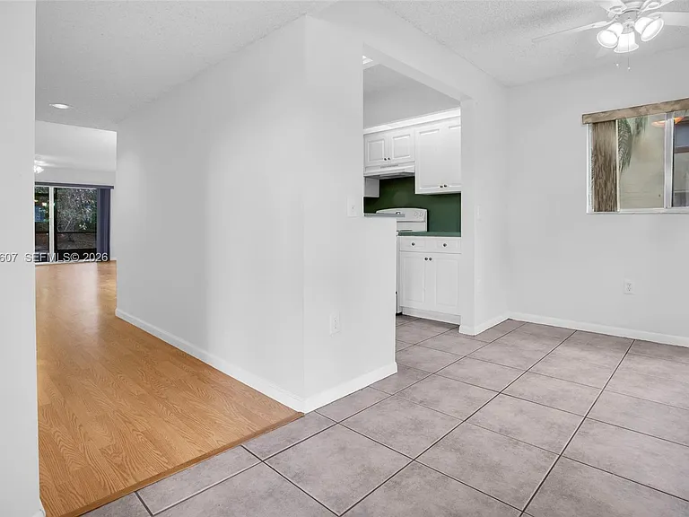 900 SW 142nd Ave #115L — Photo 8