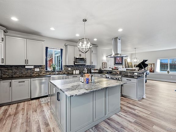 3rd image of 122 N Gilbert Street