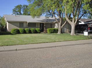 711 Oak St, Dimmitt, TX 79027