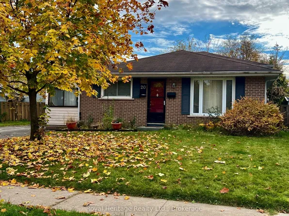 20 Ireland Dr, Quinte West, ON K8V 5X3
