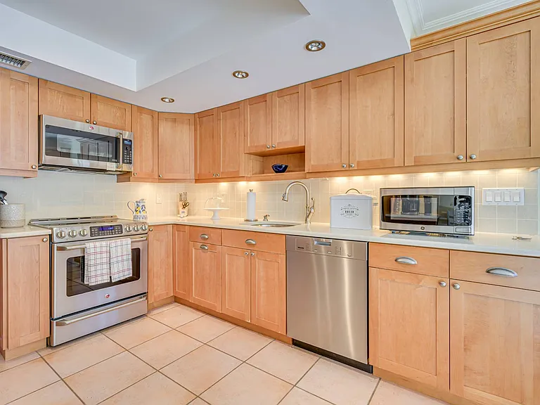 50 Hubbard Ln #37 — Photo 5