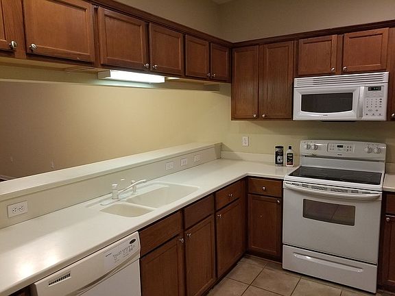 4th image of 1320 Hendrix Rd APT 902