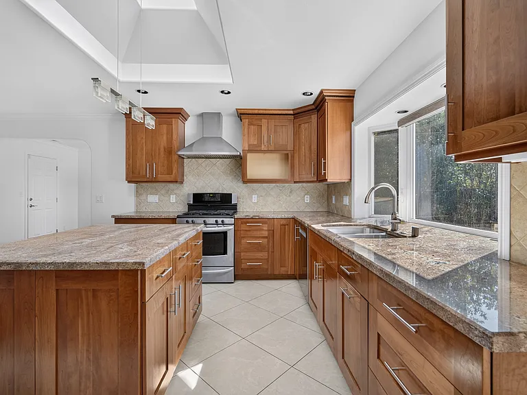 879 S Knickerbocker Dr — Photo 13