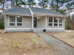 46 Pleasant St, Carver, MA 02330