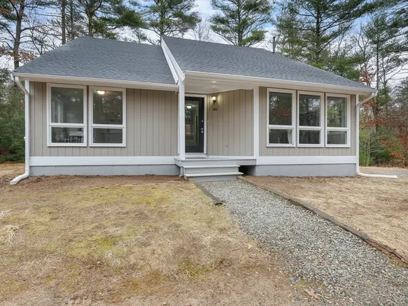 46 Pleasant St, Carver, MA 02330