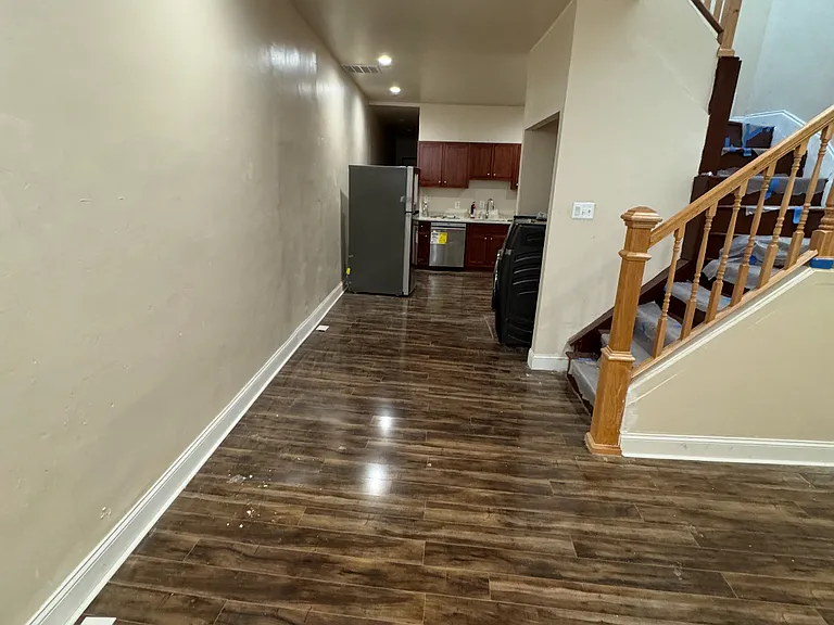 2329 Druid Hill Ave — Photo 5
